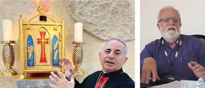 Der chaldäische Bischof Najeeb Michael am Tabernakel der Paulskirche in Mossul. Es zeigt oben, wie der Fisch Jonas wieder freilässt, zugleich ein Zeichen für die Auferstehung Christi (links). Emanuel Youkhana. Fotos: Gloël