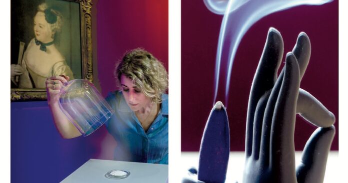 Wie riecht Kunst früherer Zeiten? Eindruck aus der Düsseldorfer Düfte-Ausstellung. Räucherfahne. Fotos: Melanie Zanin(Kunstpalast)/Kraus