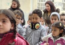 Bleiben, obwohl andere gehen Schülerinnen an der evangelisch-armenischen Schule in Damaskus. Foto: Haaks (GAW)