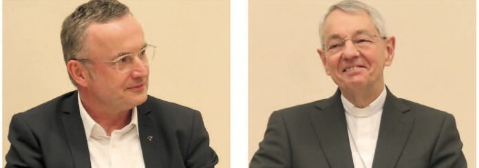 Tagung_Kirchen_Kopp_Schick Landesbischof Christian Kopp und Ludwig Schick auf dem Podium bei der Tagung. Fotos: Borée