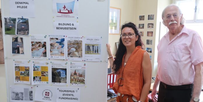 Sibiu_Diakonie_Kirchenburgen Andreea Manastirean und Wieland N. Köber in Hermannstadt. Foto: Borée